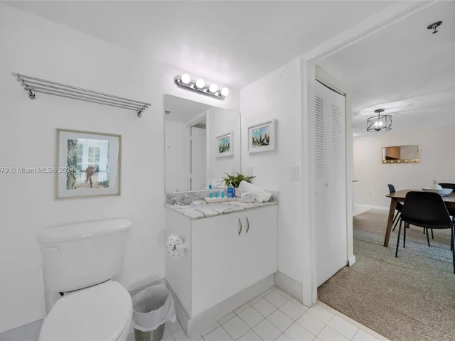 1200 Brickell Bay Dr # 2515, Miami FL 33131