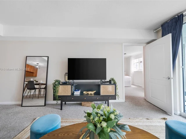 1200 Brickell Bay Dr # 2515, Miami FL 33131