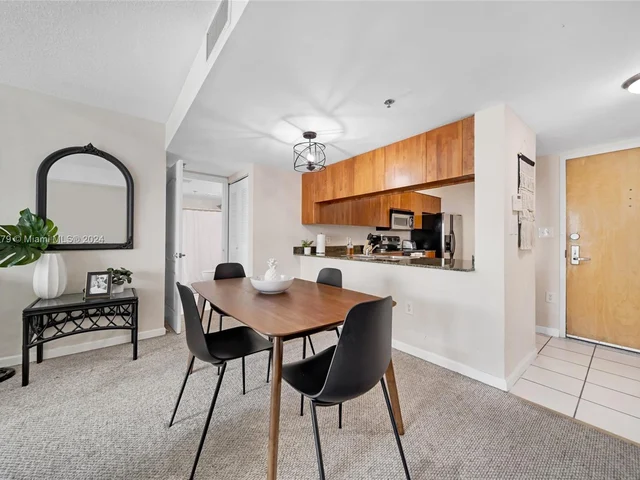 1200 Brickell Bay Dr # 2515, Miami FL 33131