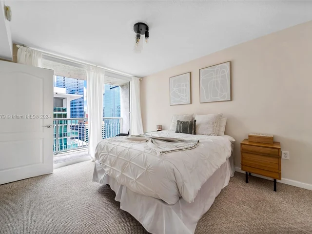 1200 Brickell Bay Dr # 2515, Miami FL 33131