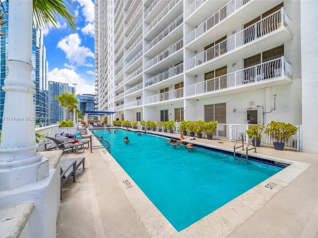 1200 Brickell Bay Dr # 2515, Miami FL 33131