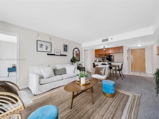 1200 Brickell Bay Dr # 2515, Miami FL 33131