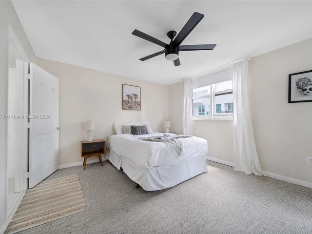 1200 Brickell Bay Dr # 2515, Miami FL 33131