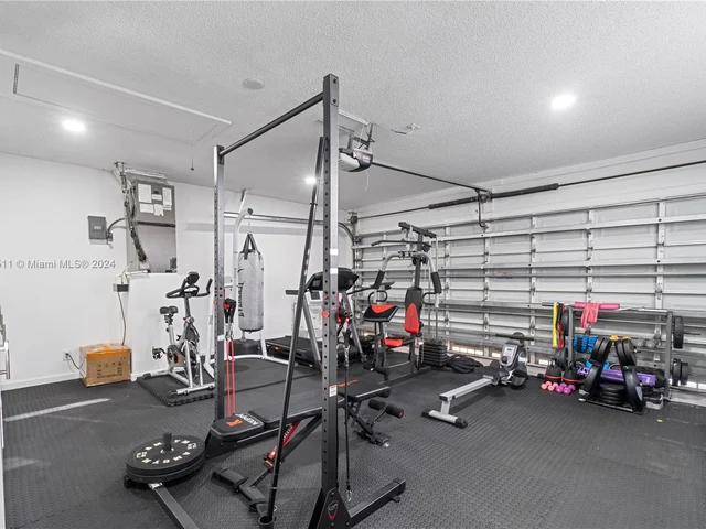 11531 NW 26th St, Plantation FL 33323