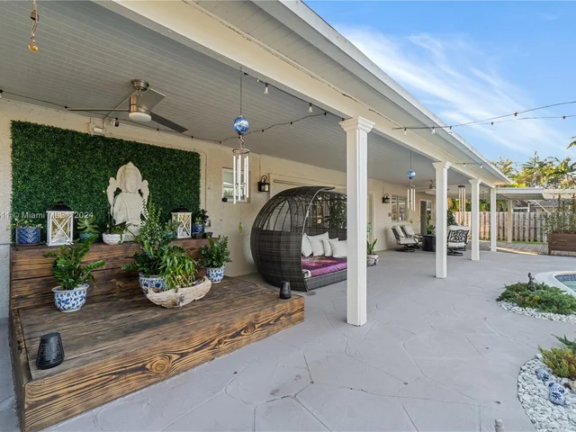 11531 NW 26th St, Plantation FL 33323