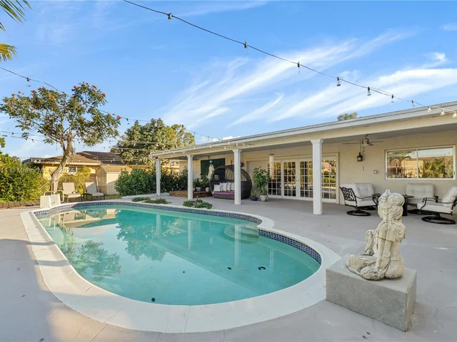 11531 NW 26th St, Plantation FL 33323