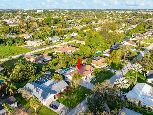 11531 NW 26th St, Plantation FL 33323