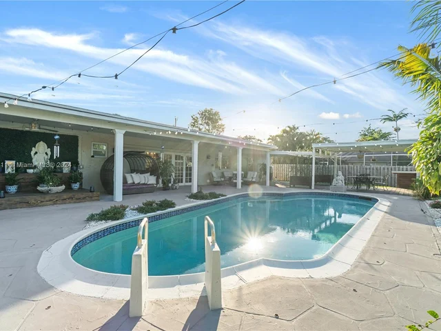 11531 NW 26th St, Plantation FL 33323