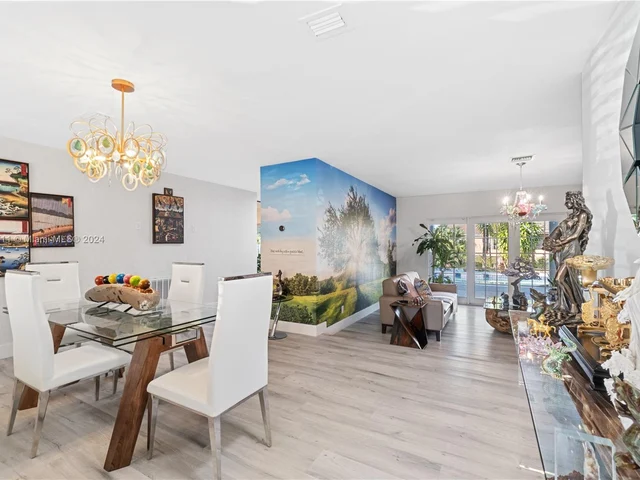 11531 NW 26th St, Plantation FL 33323