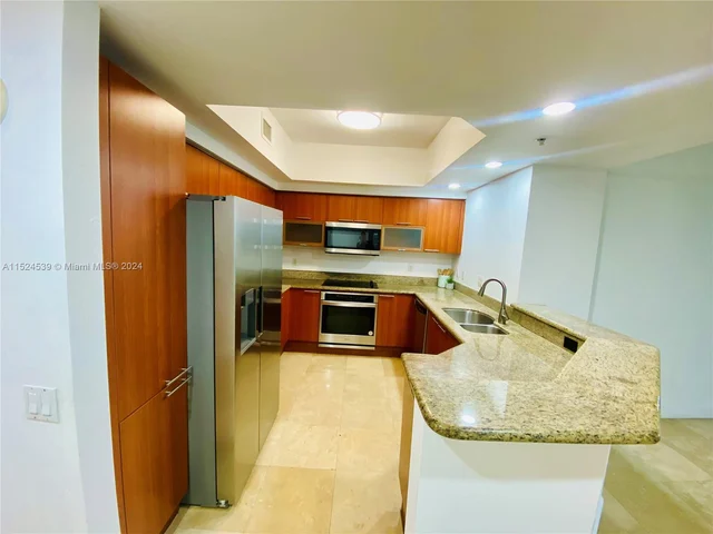 14951 Royal Oaks Ln # 2504, North Miami FL 33181