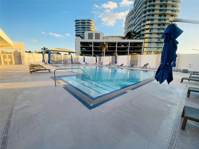 14951 Royal Oaks Ln # 2504, North Miami FL 33181