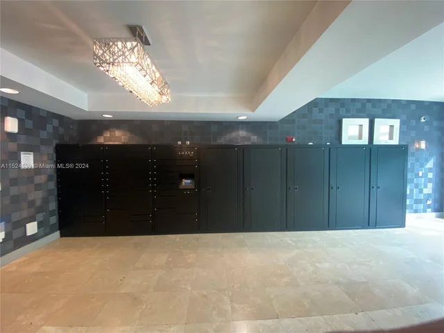 14951 Royal Oaks Ln # 2504, North Miami FL 33181