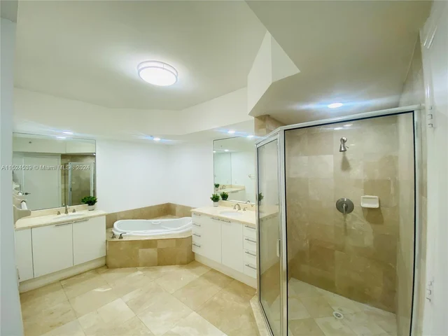 14951 Royal Oaks Ln # 2504, North Miami FL 33181