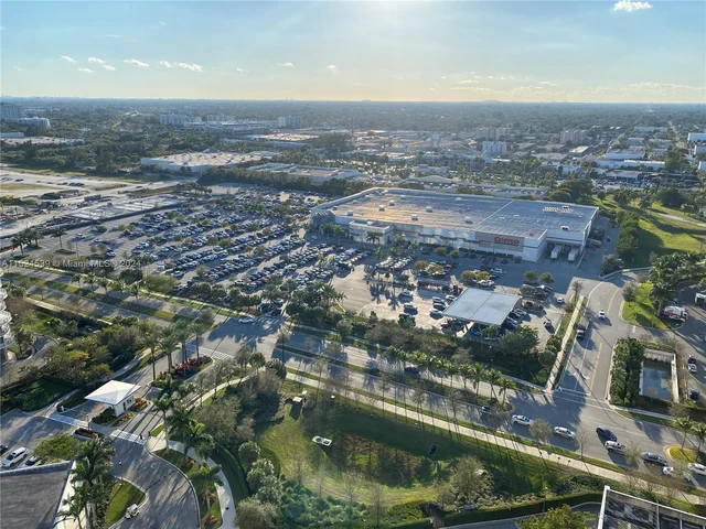 14951 Royal Oaks Ln # 2504, North Miami FL 33181