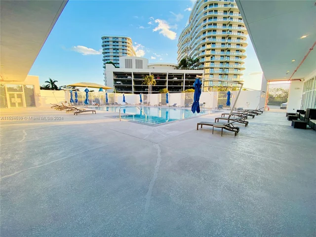 14951 Royal Oaks Ln # 2504, North Miami FL 33181