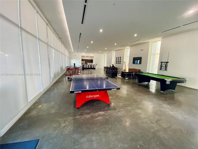 14951 Royal Oaks Ln # 2504, North Miami FL 33181