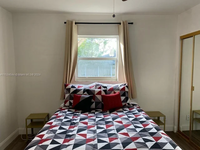 745 NW 4th St, Hallandale Beach FL 33009