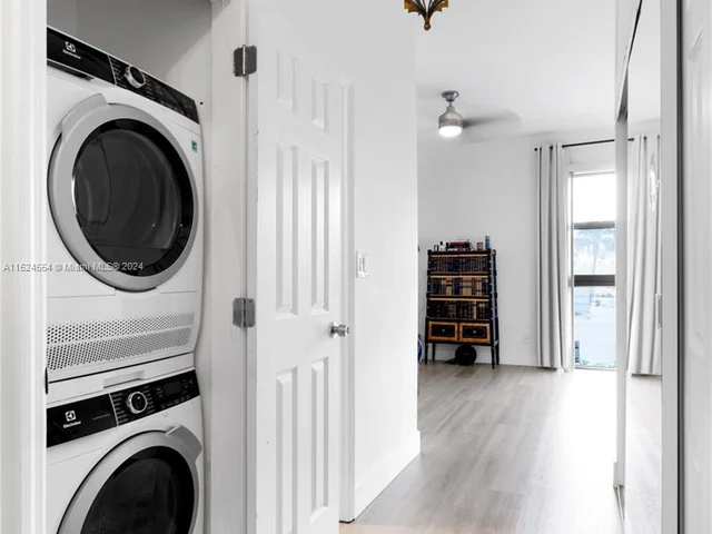 20505 E Country Club Dr # 132, Aventura FL 33180