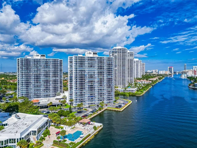 20505 E Country Club Dr # 132, Aventura FL 33180