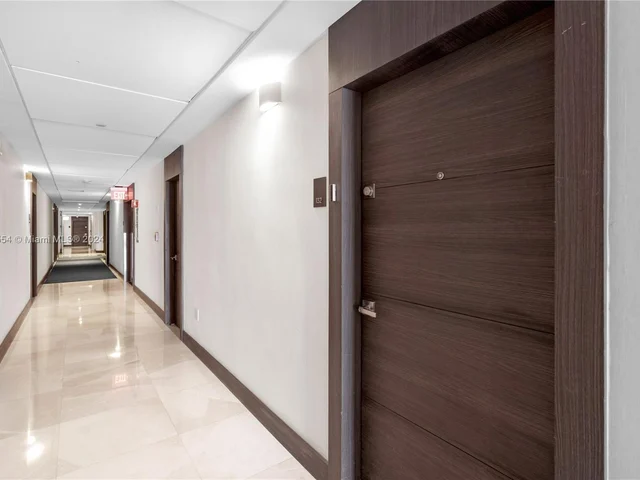 20505 E Country Club Dr # 132, Aventura FL 33180