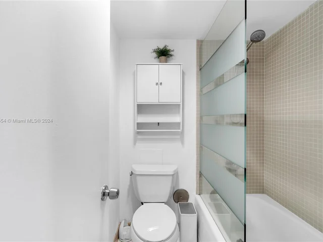 20505 E Country Club Dr # 132, Aventura FL 33180