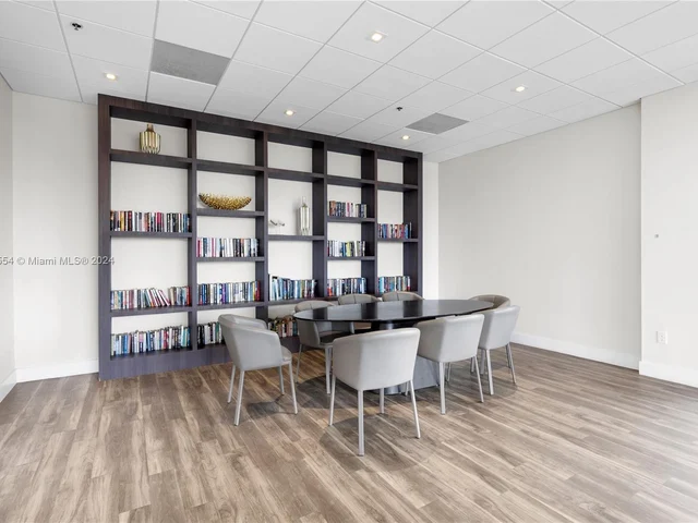 20505 E Country Club Dr # 132, Aventura FL 33180