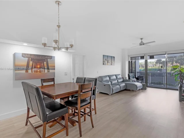 20505 E Country Club Dr # 132, Aventura FL 33180