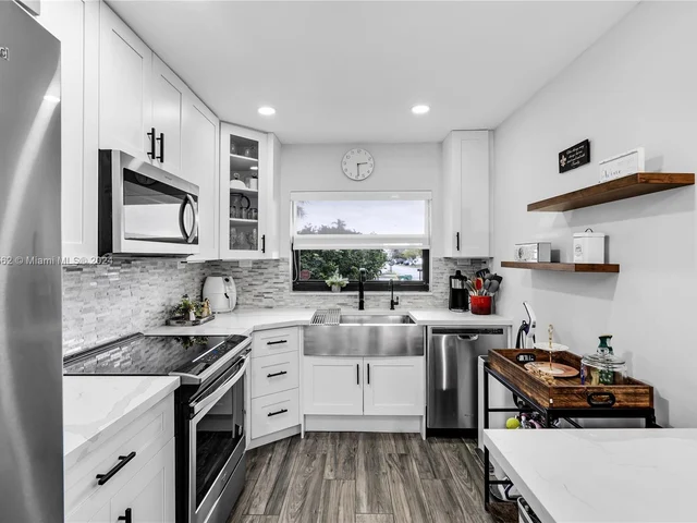 12326 SW 111th S Canal St Rd # 12326, Miami FL 33186