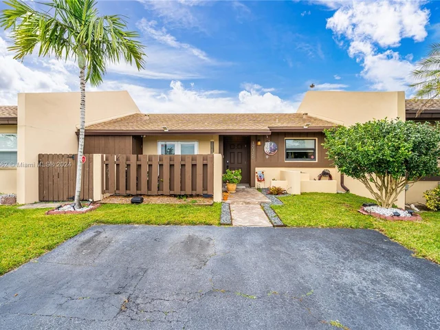 12326 SW 111th S Canal St Rd # 12326, Miami FL 33186