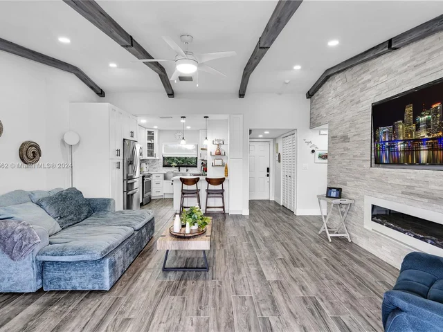 12326 SW 111th S Canal St Rd # 12326, Miami FL 33186