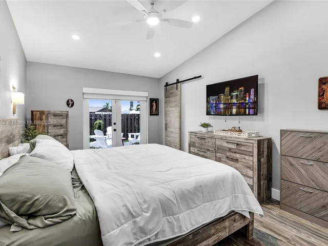 12326 SW 111th S Canal St Rd # 12326, Miami FL 33186