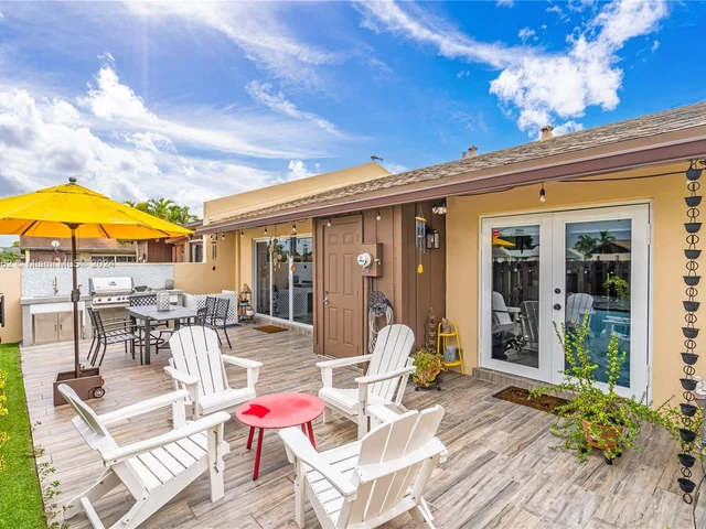 12326 SW 111th S Canal St Rd # 12326, Miami FL 33186