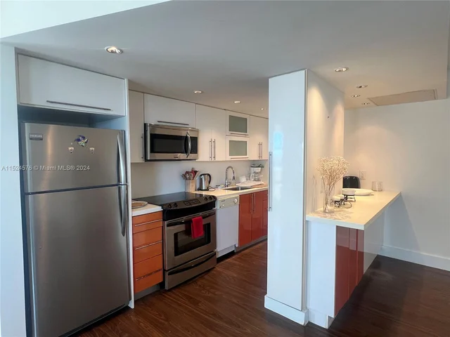 5313 Collins Ave # 704, Miami Beach FL 33140