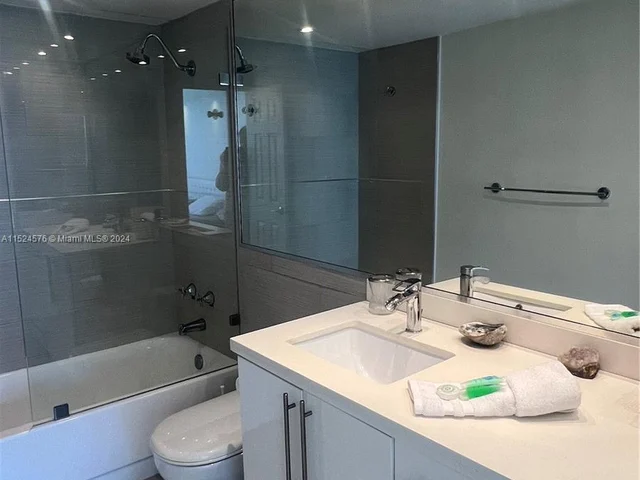 5313 Collins Ave # 704, Miami Beach FL 33140