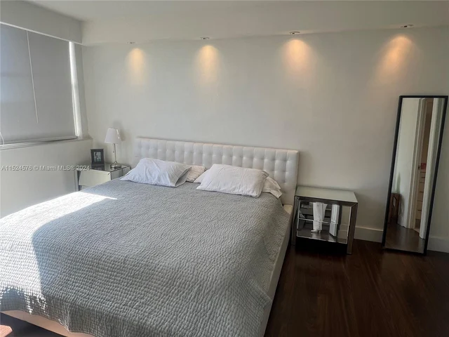 5313 Collins Ave # 704, Miami Beach FL 33140