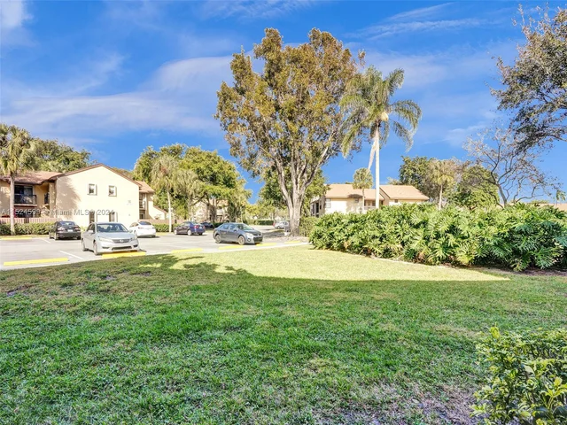 3897 Cocoplum Cir # 3512, Coconut Creek FL 33063