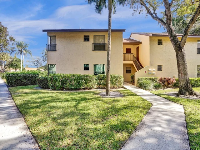 3897 Cocoplum Cir # 3512, Coconut Creek FL 33063