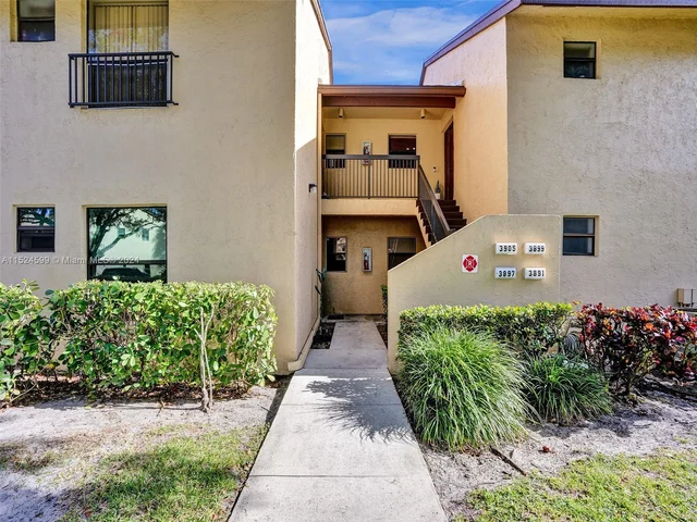 3897 Cocoplum Cir # 3512, Coconut Creek FL 33063