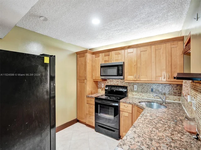 3897 Cocoplum Cir # 3512, Coconut Creek FL 33063