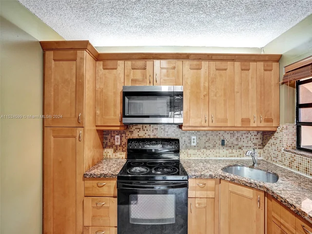 3897 Cocoplum Cir # 3512, Coconut Creek FL 33063