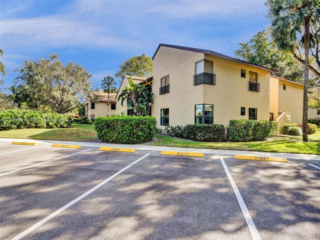 3897 Cocoplum Cir # 3512, Coconut Creek FL 33063
