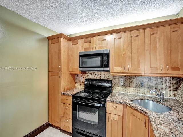 3897 Cocoplum Cir # 3512, Coconut Creek FL 33063