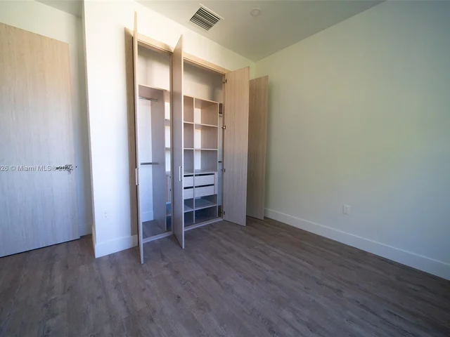 500 Foster Rd # A, Hallandale Beach FL 33009