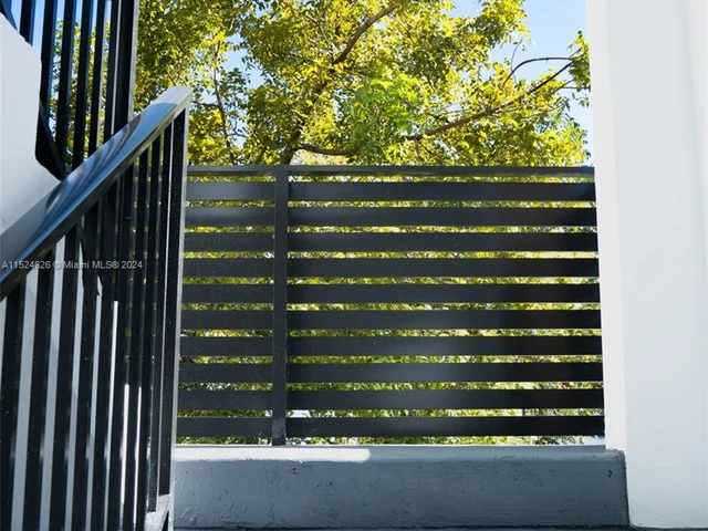 500 Foster Rd # A, Hallandale Beach FL 33009