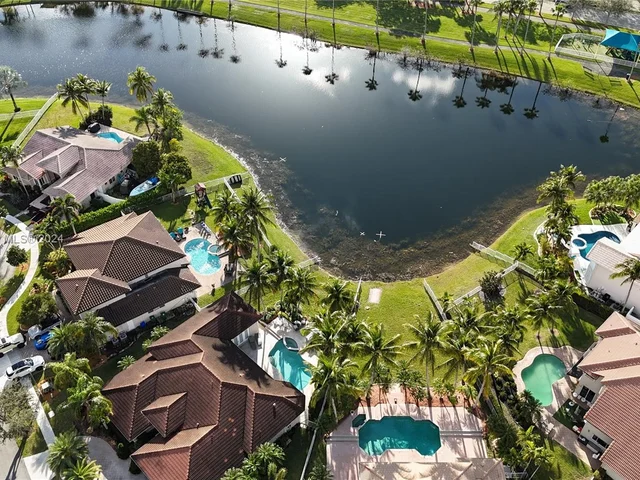 17734 SW 12th St, Pembroke Pines FL 33029