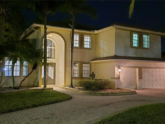 17734 SW 12th St, Pembroke Pines FL 33029