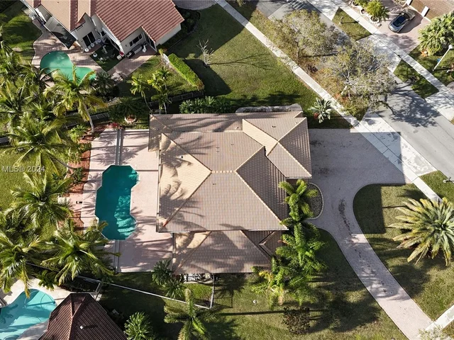 17734 SW 12th St, Pembroke Pines FL 33029