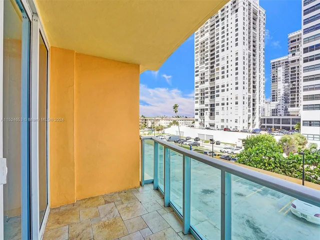 2501 S Ocean Dr # 307, Hollywood FL 33019