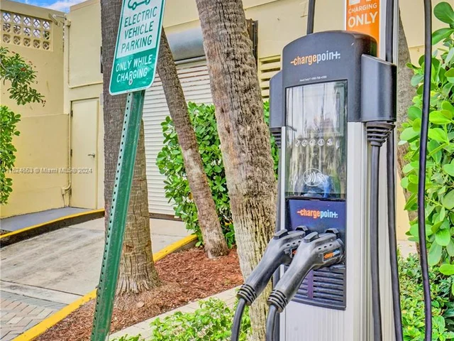 2501 S Ocean Dr # 307, Hollywood FL 33019