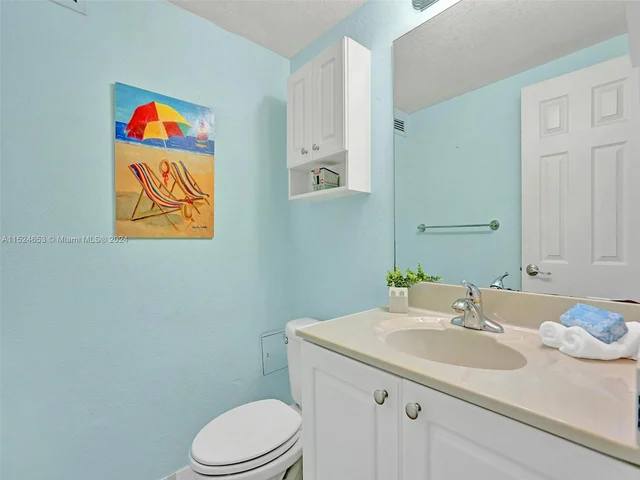 2501 S Ocean Dr # 307, Hollywood FL 33019